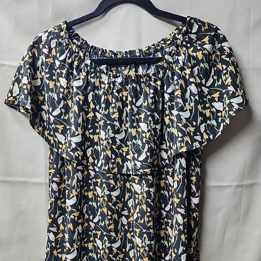 Womens Ruffle Neckline Tank Top Size S
